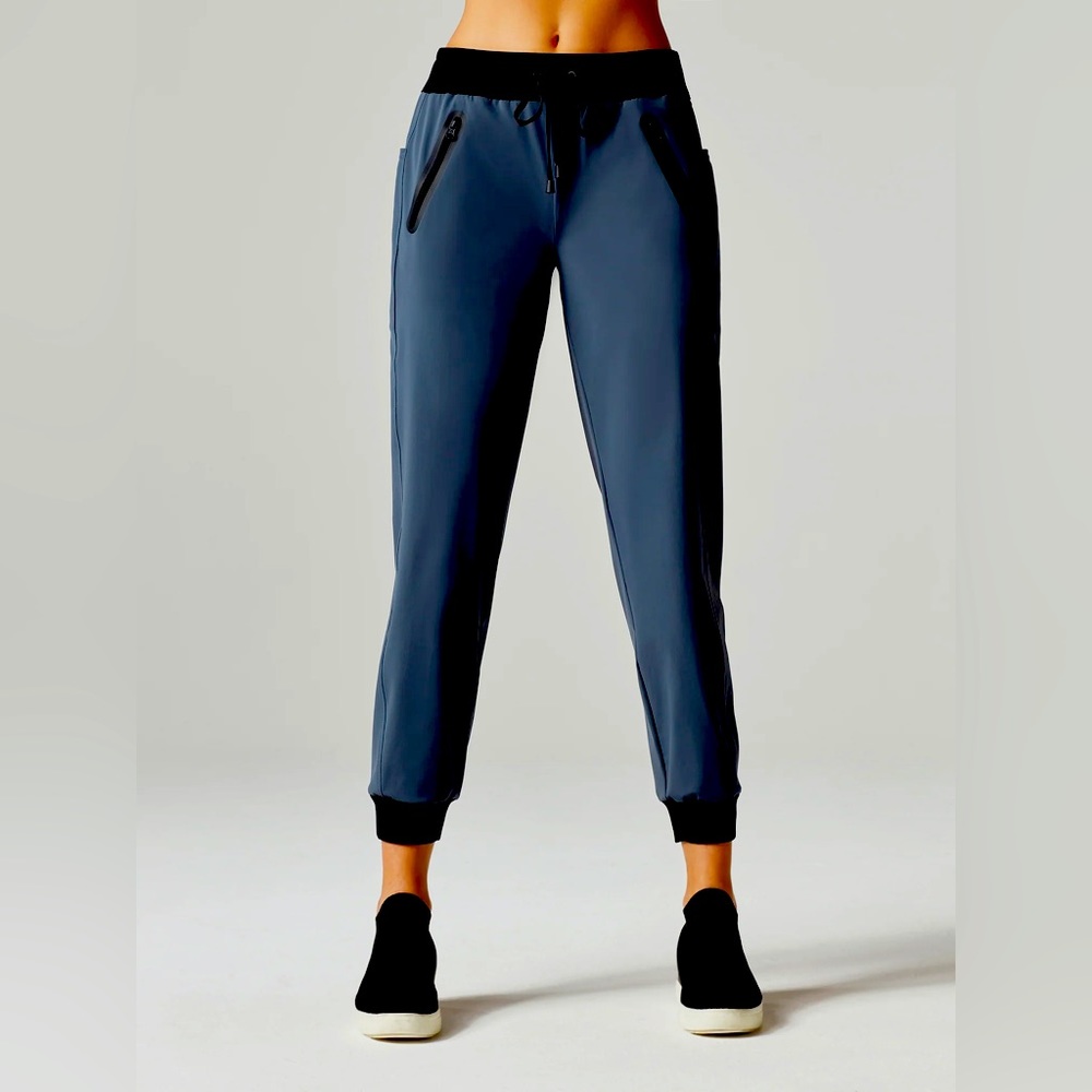 Blanc Noir Gataway Jogger